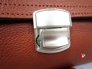 قفل فلزی و رمزدار کیف پاسپورتی sisi shoes