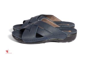 دمپایی چرم مردانه رنگ سرمه ای با چرم طبیعی