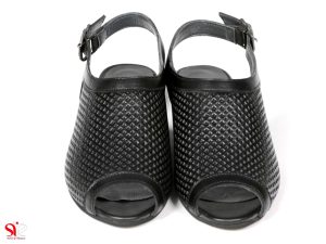 کفش تابستانی زنانه مدل مونیکا رنگ مشکی با رویه سوراخکاری شده و جلوباز