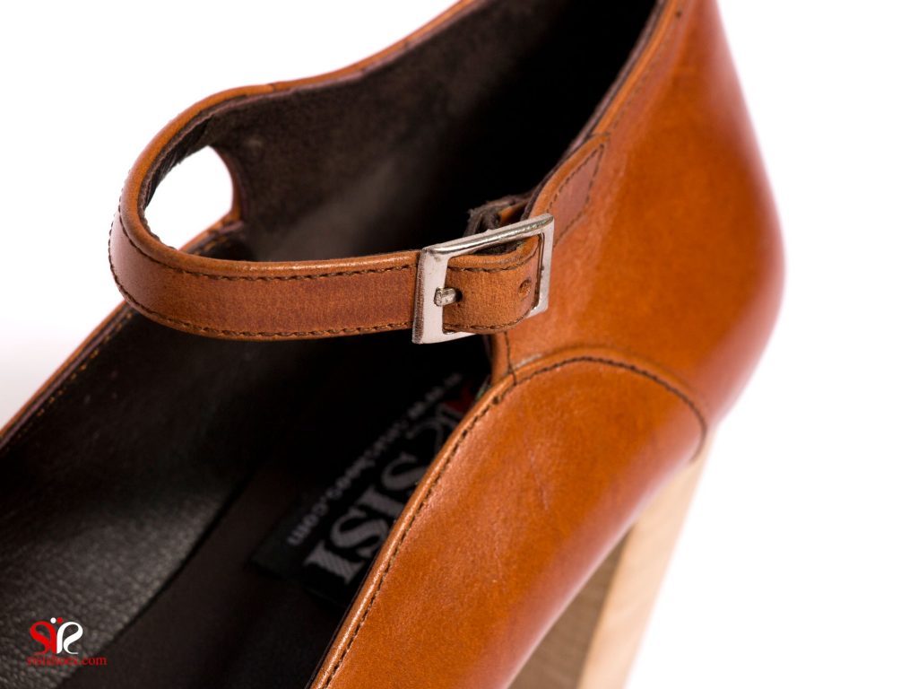 کفش زنانه مدل ساینا با بند سگک دار قابل تنظیم