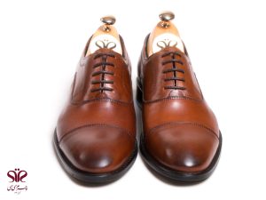 کفش مجلسی مردانه از سری کفش های بند دار مدل فورد عسلی