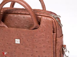 کیف با چرم شترمرغ برای حمل به صورت دستی یا رو دوشی