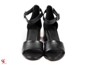 کفش زنانه تابستانی جلوباز رنگ مشکی مدل گلپی