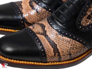 استفاده از چرم مار پایتون برای دوخت کفش دست دوز مردانه مدل سلیو