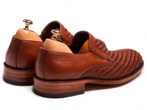 کفش مردانه مدل حصیری بی بند رنگ عسلی