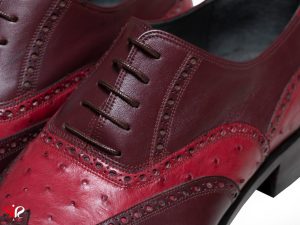 چرم ترکیبی گاوی و شترمرغ رنگ زرشکی کفش مردانه مدل ارس سی سی