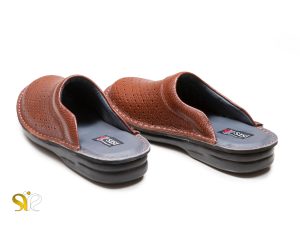 عکس دمپایی طبی مردانه چرم مدل کاستر عسلی