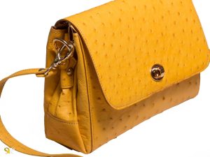 عکس کیف دوشی دخترانه رنگ زرد طلایی مدل لیلیوم Lilium