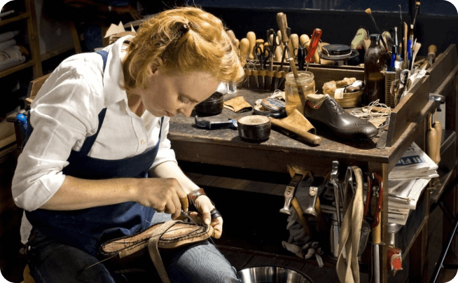 خانم ویویان ساسکیا (Vivian Saskia) آلمانی، استاد کفش دست دوز مردانه