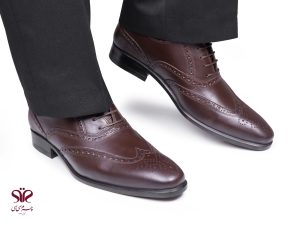 عکس کفش مدل آذین رنگ قهوه ای بنددار