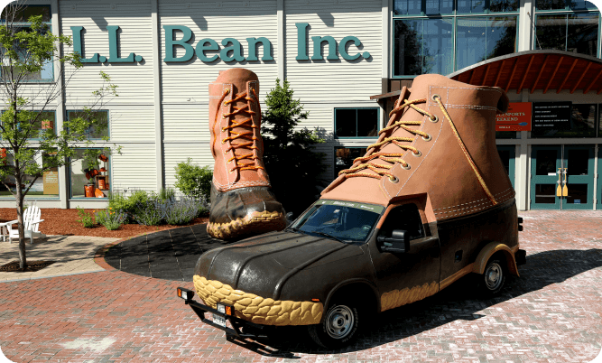 کفش های آقای لئون لئونوود بین (Leon Leonwood Bean) با برند (L.L. Bean)