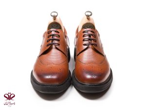 نمای روبه روی کفش بنددار مدل پاما عسلی بنددار