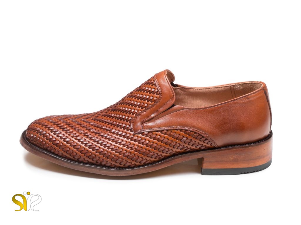 کفش تمام چرم مجلسی مردانه دستدوز مدل بافتی پلاس رنگ عسلی
