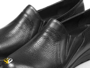 چرم مات مشکی کفش زنانه تخت لژدار مدل اوکیا