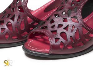 کفش تابستانی زنانه مدل لاله رنگ زرشکی