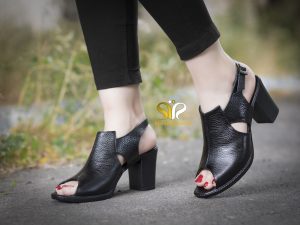 کفش زنانه پاشنه بلند جلوباز مدل مایلین مشکی