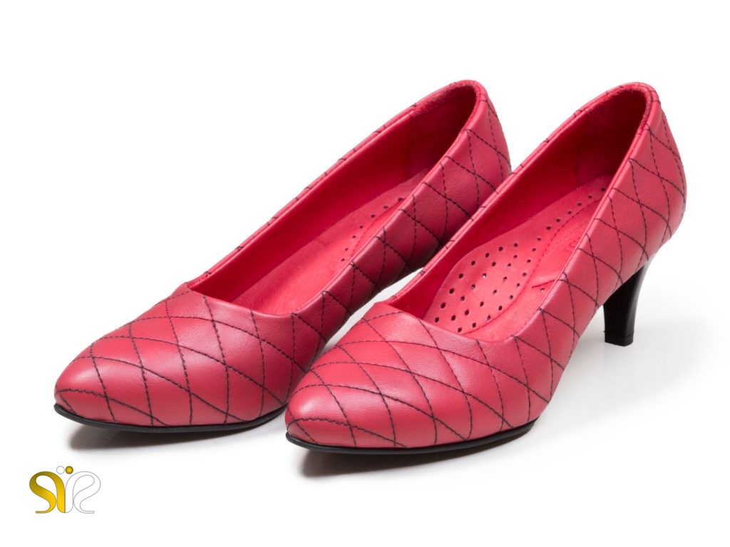 عکس مدل کفش زنانه شادمان قرمز