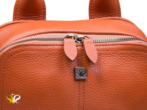 کوله پشتی چرم دخترانه مدل شاروم عسلی