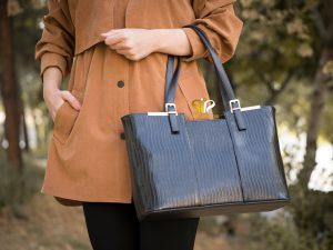 کیف دستی زنانه مدل میخک مشکی - 6