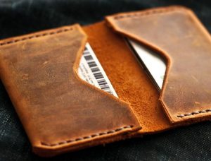 Read more about the article دلیل محبوبیت کیف پول چرمی زنانه و مردانه