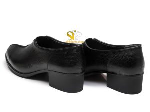 پاشنه کوتاه و تخت کفش زنانه