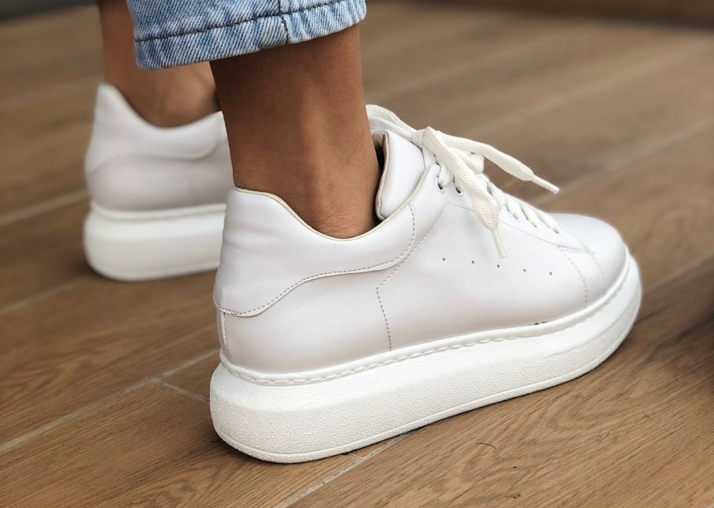 کفش های اسپورت سفید