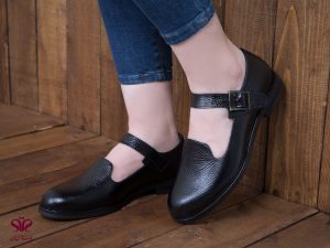 کفش زنانه با پاشنه تخت