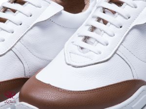 کفش سفید و قهوه ای