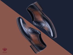 کفش مجلسی مردانه دستدوز مدل لیدر پلاس سرمه ای عسلی 1