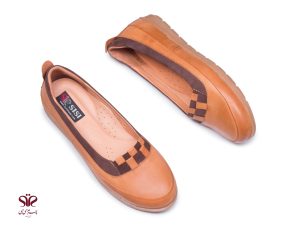 کفش زنانه کالج مدل چشمه رنگ عسلی