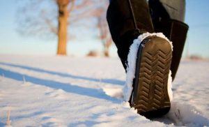 چگونه در فصل زمستان کفش پاشنه بلند بپوشیم و چه نکاتی باید رعایت شود؟