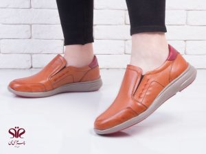 کفش زنانه مدل یاسمن بی بند عسلی 1