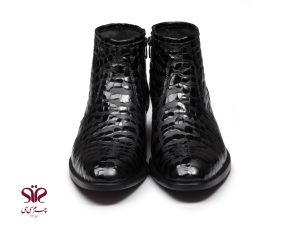 نیم بوت چرم مجلسی مدل فلوس طرح پوست ماری مشکی 2