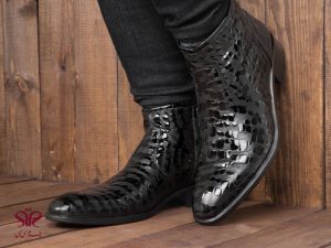 نیم بوت چرم مجلسی مدل فلوس طرح پوست ماری مشکی 6