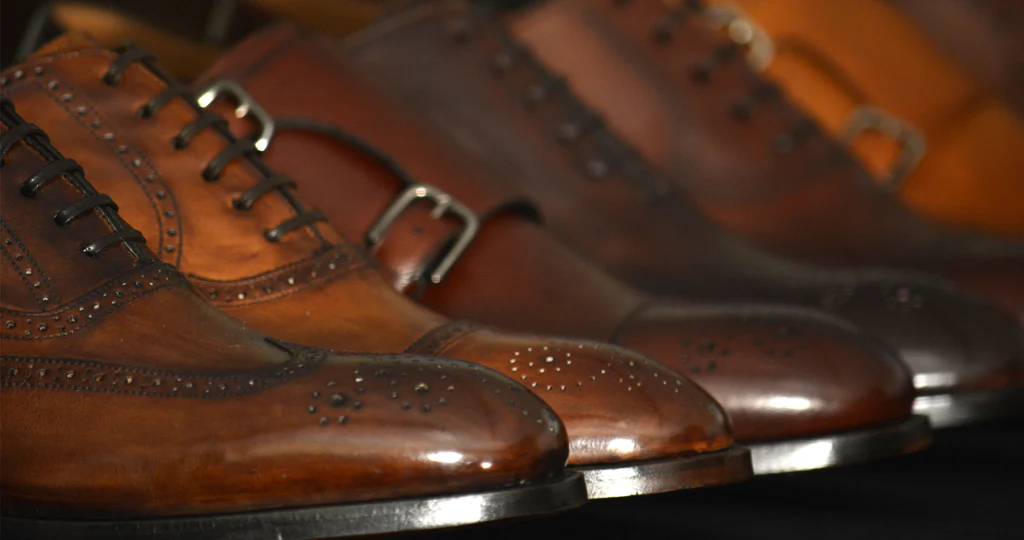 Read more about the article کفش مردانه قهوه‌ای بهتر است یا کفش مشکی؟