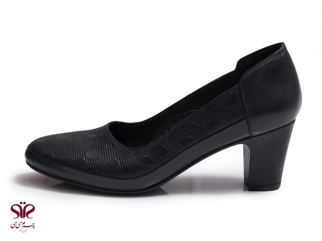 کفش زنانه پاشنه ۵ سانتی مناسب برای محیط اداری مدل آیلا مشکی