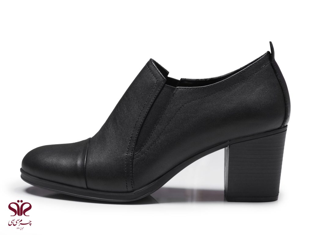 کفش زنانه با رویه و آستر چرم طبیعی و کفی طبی مدل اوتانا مشکی
